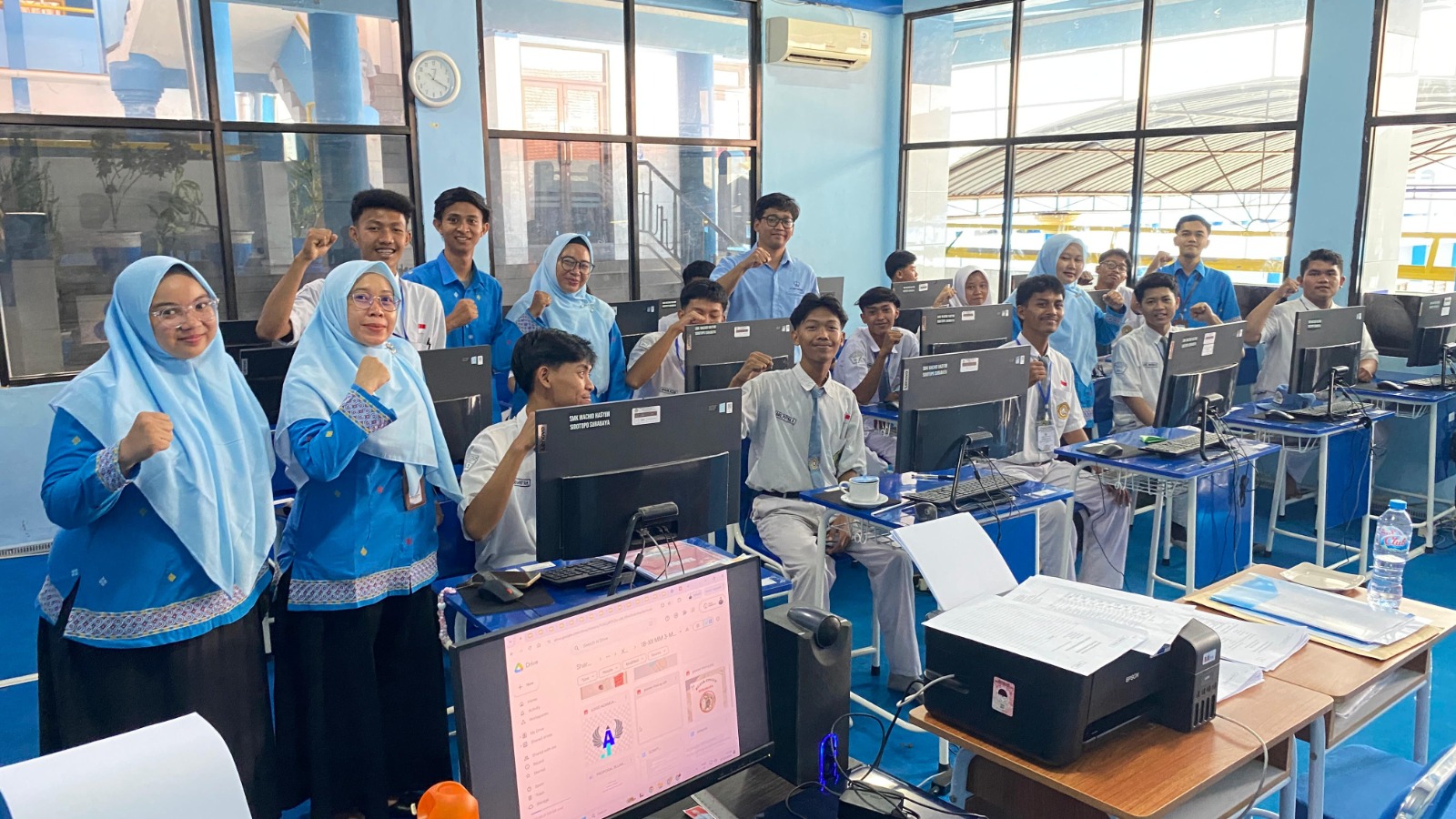 Standar Industri! PT Indo Bismar Uji Kompetensi Siswa SMK Wachid Hasyim Surabaya di Tiga Bidang Keahlian